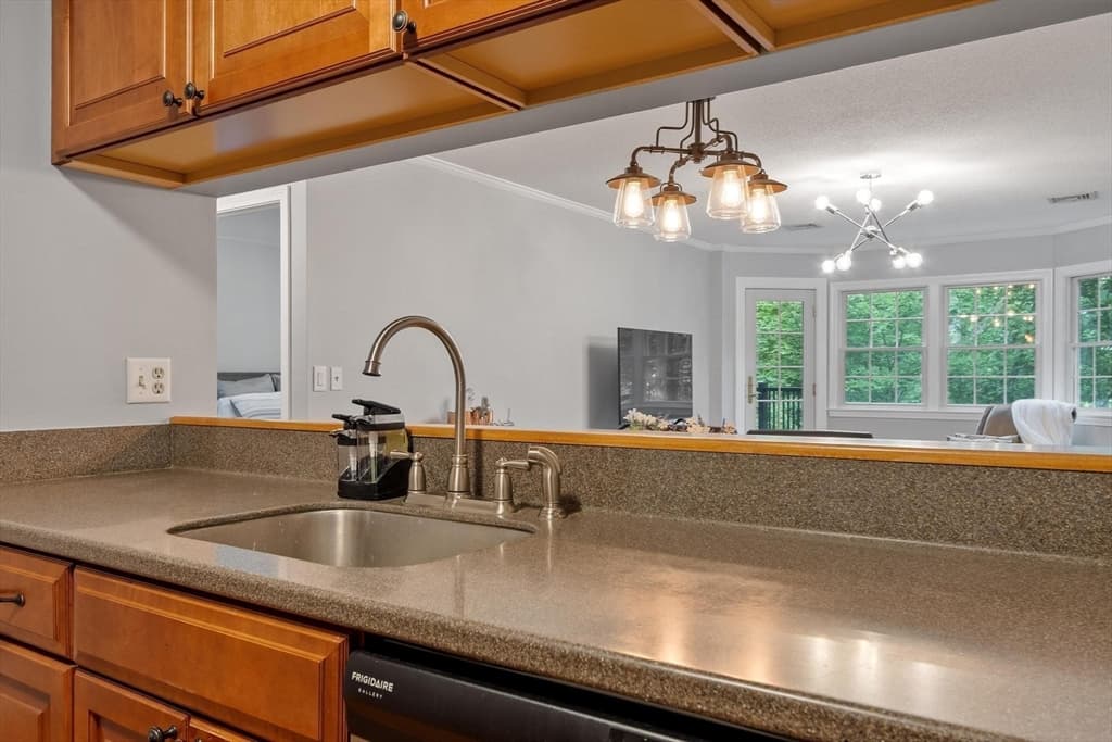 Condominium at 148 Main St # B333, North Andover MA 01845, North Andover, photo 11 of 36