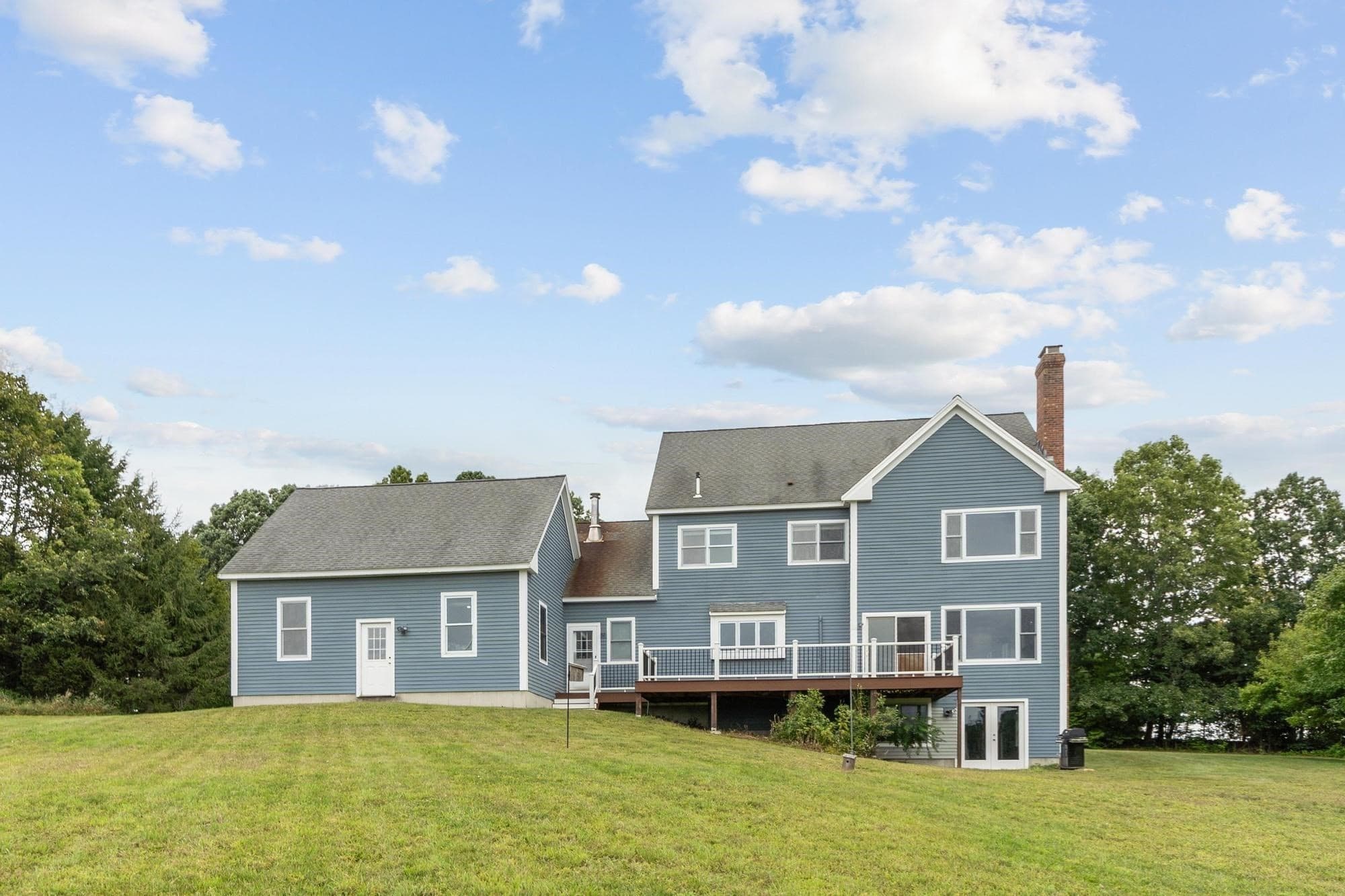 Single Family Residence at 370 Sunnyhill Rd, Lunenburg MA 01462, Lunenburg, photo 4 of 41