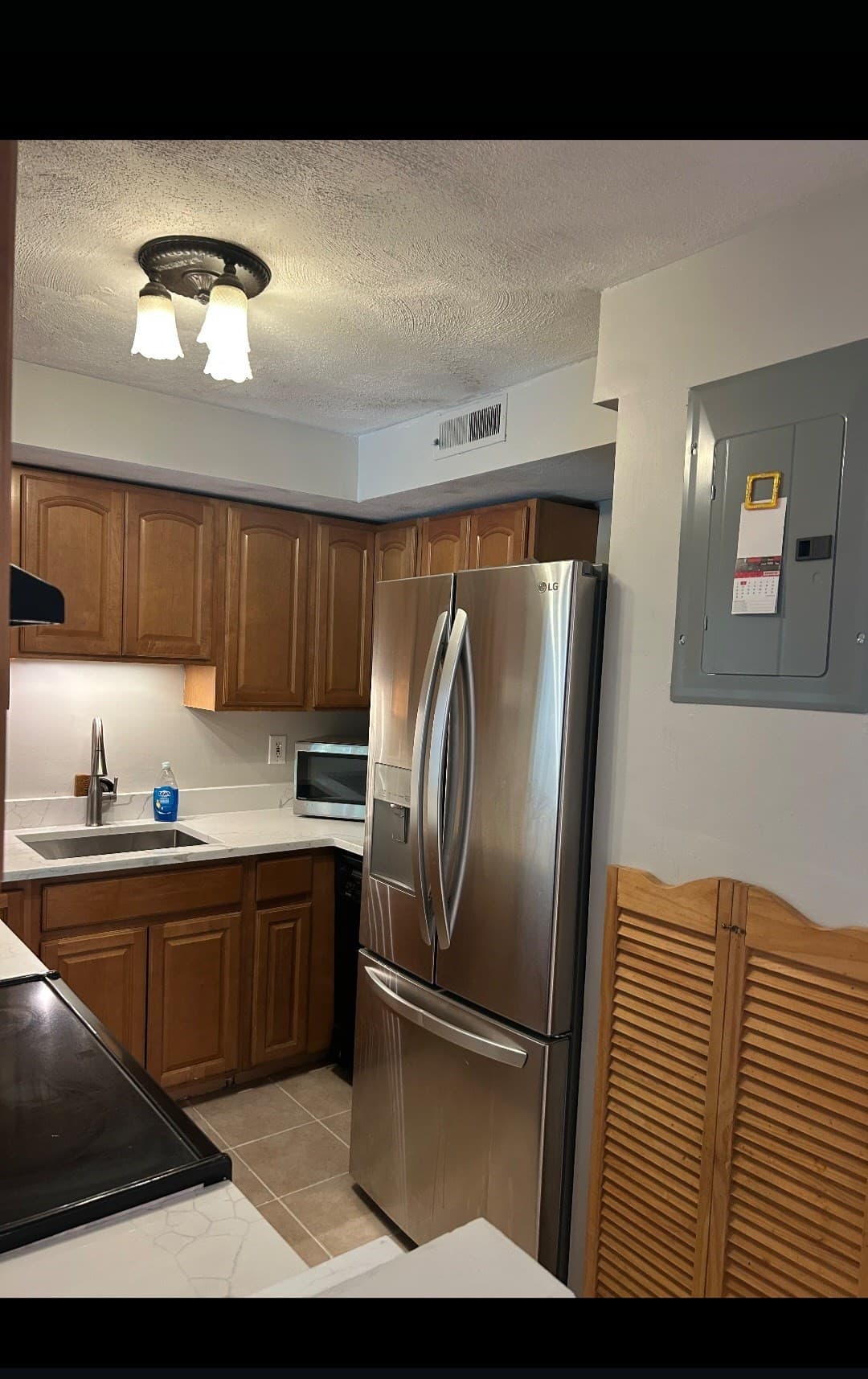 Condominium at 109 Oak Ln # 6, Brockton MA 02301, Brockton, photo 7 of 8