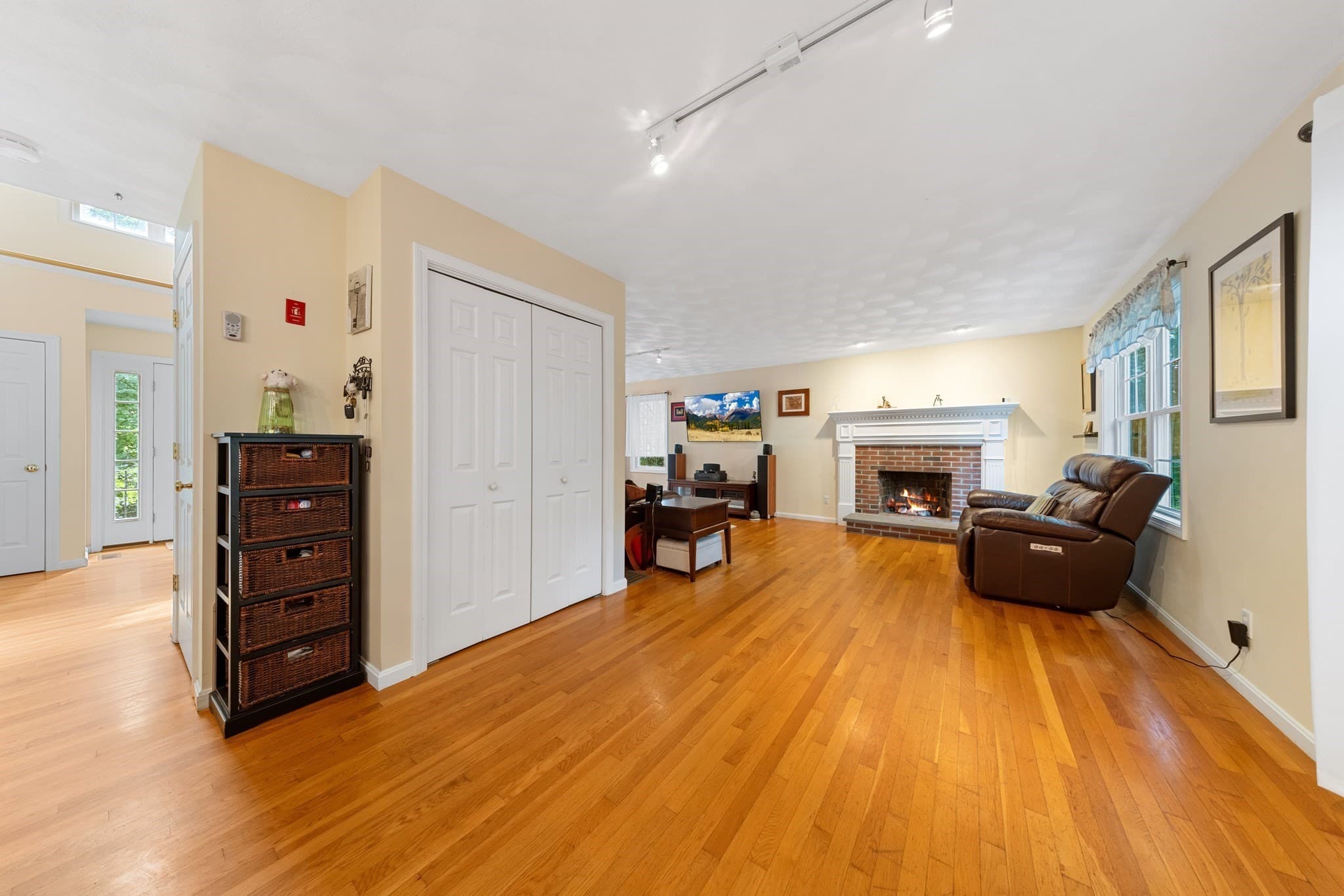 Single Family Residence at 115 Cathedral Drive, Attleboro MA 02703, Attleboro, photo 12 of 38
