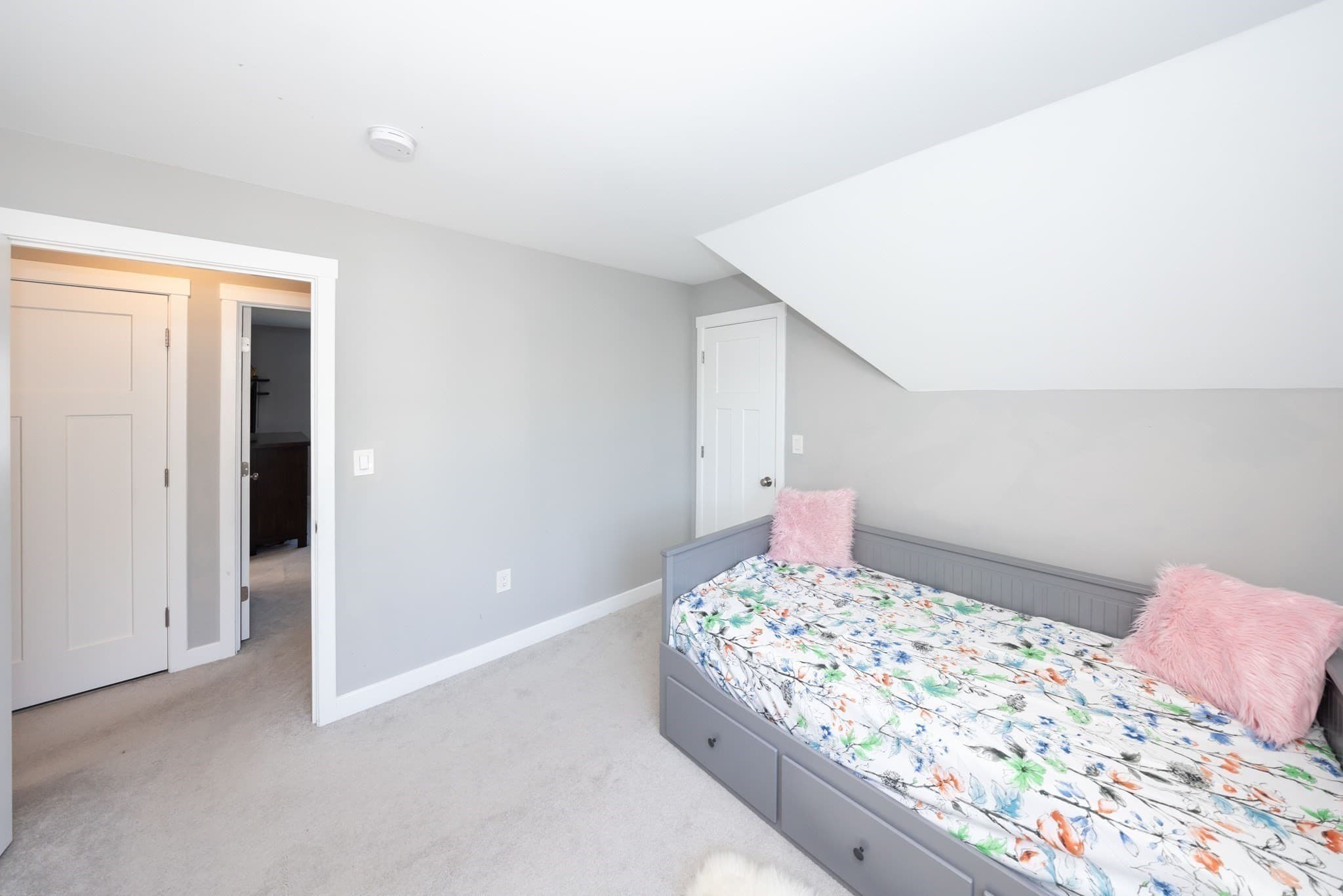 Attached (Townhouse/Rowhouse/Duplex) at 18 Craftsman # 16, Grafton MA 01560, photo 26 of 35