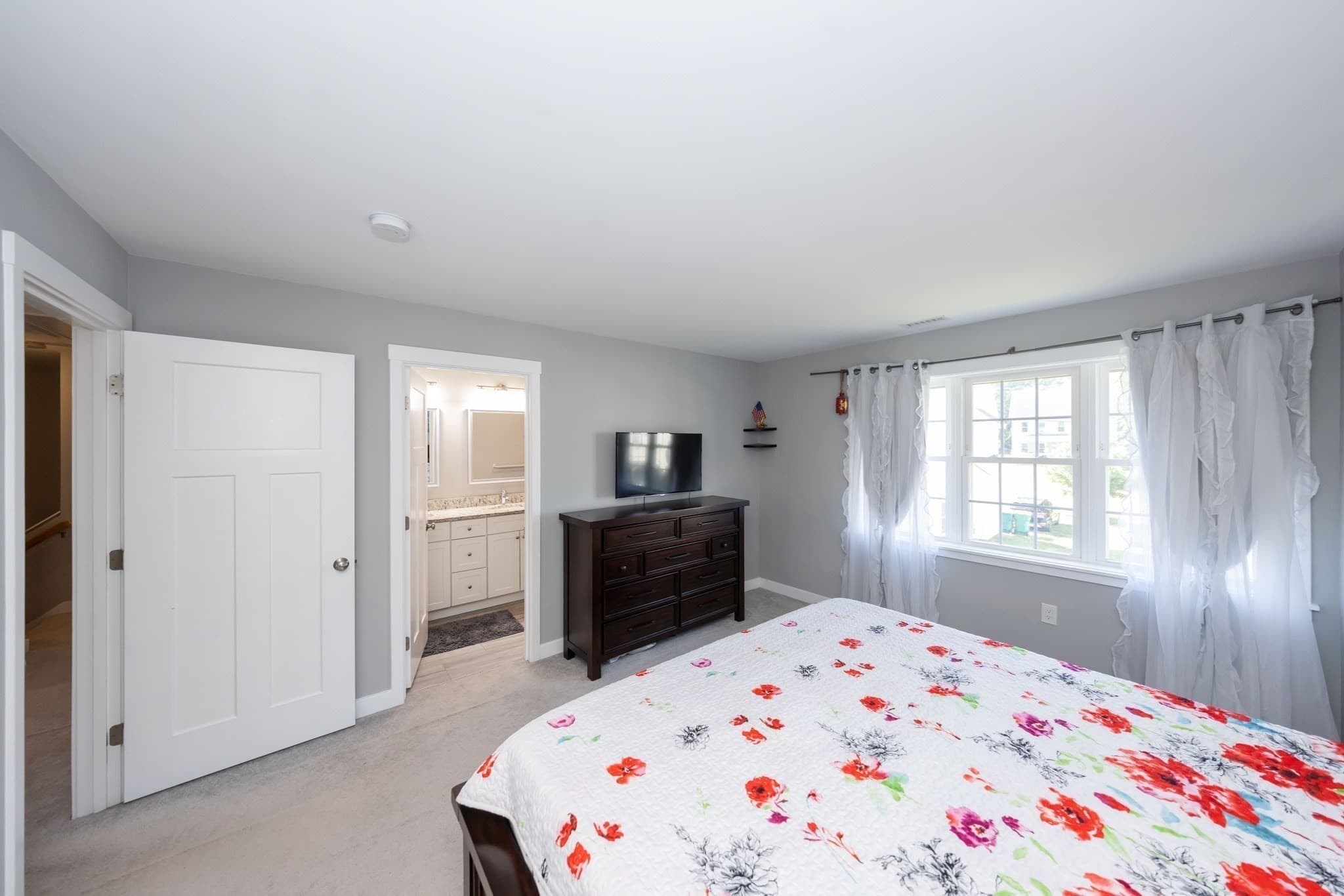 Attached (Townhouse/Rowhouse/Duplex) at 18 Craftsman # 16, Grafton MA 01560, photo 11 of 35