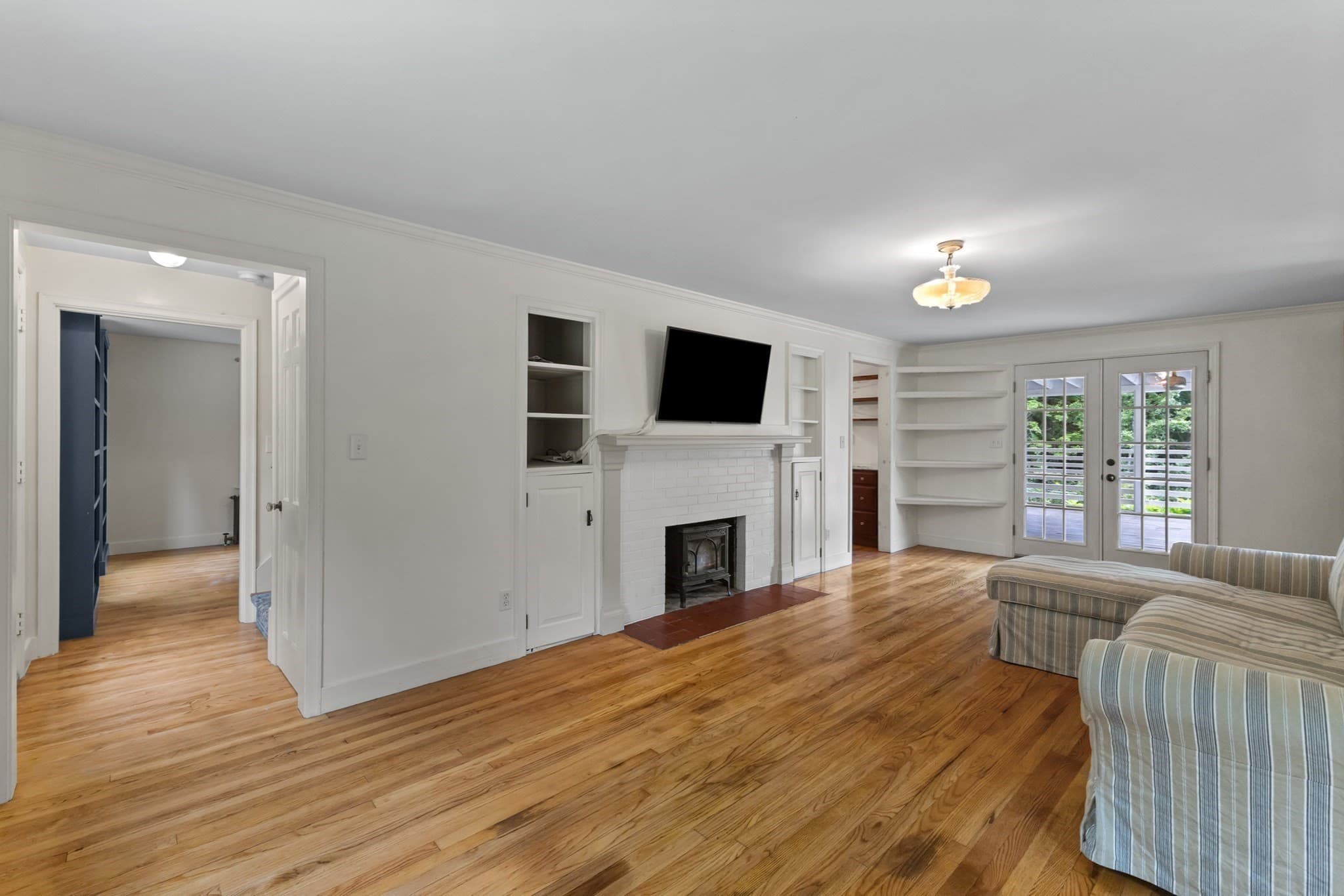Single Family Residence at 109 Rutherford Rd, Oakham MA 01068, Oakham, photo 7 of 42