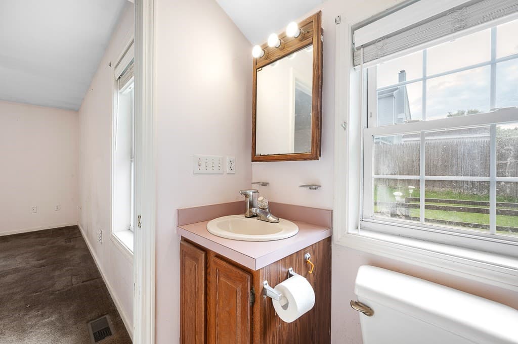 Single Family Residence at 15 Wasilla Dr, Worcester MA 01604, Worcester, photo 20 of 27