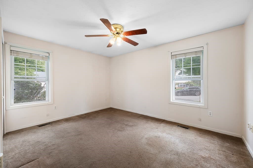Single Family Residence at 15 Wasilla Dr, Worcester MA 01604, Worcester, photo 15 of 27