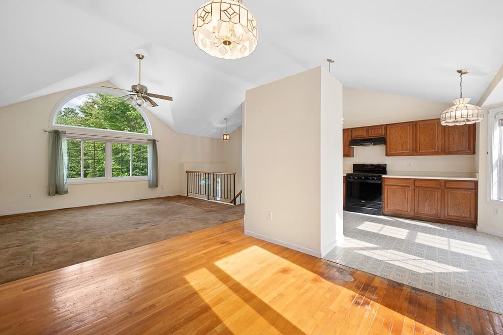 Single Family Residence at 15 Wasilla Dr, Worcester MA 01604, Worcester, photo 8 of 27