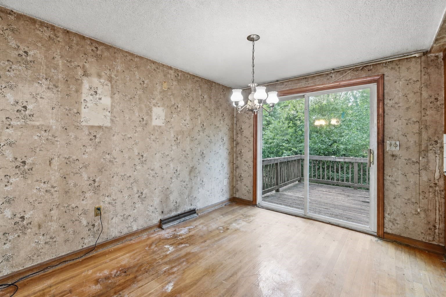 Single Family Residence at 27 Forest Park Ave, Billerica MA 01862, Billerica, photo 6 of 31