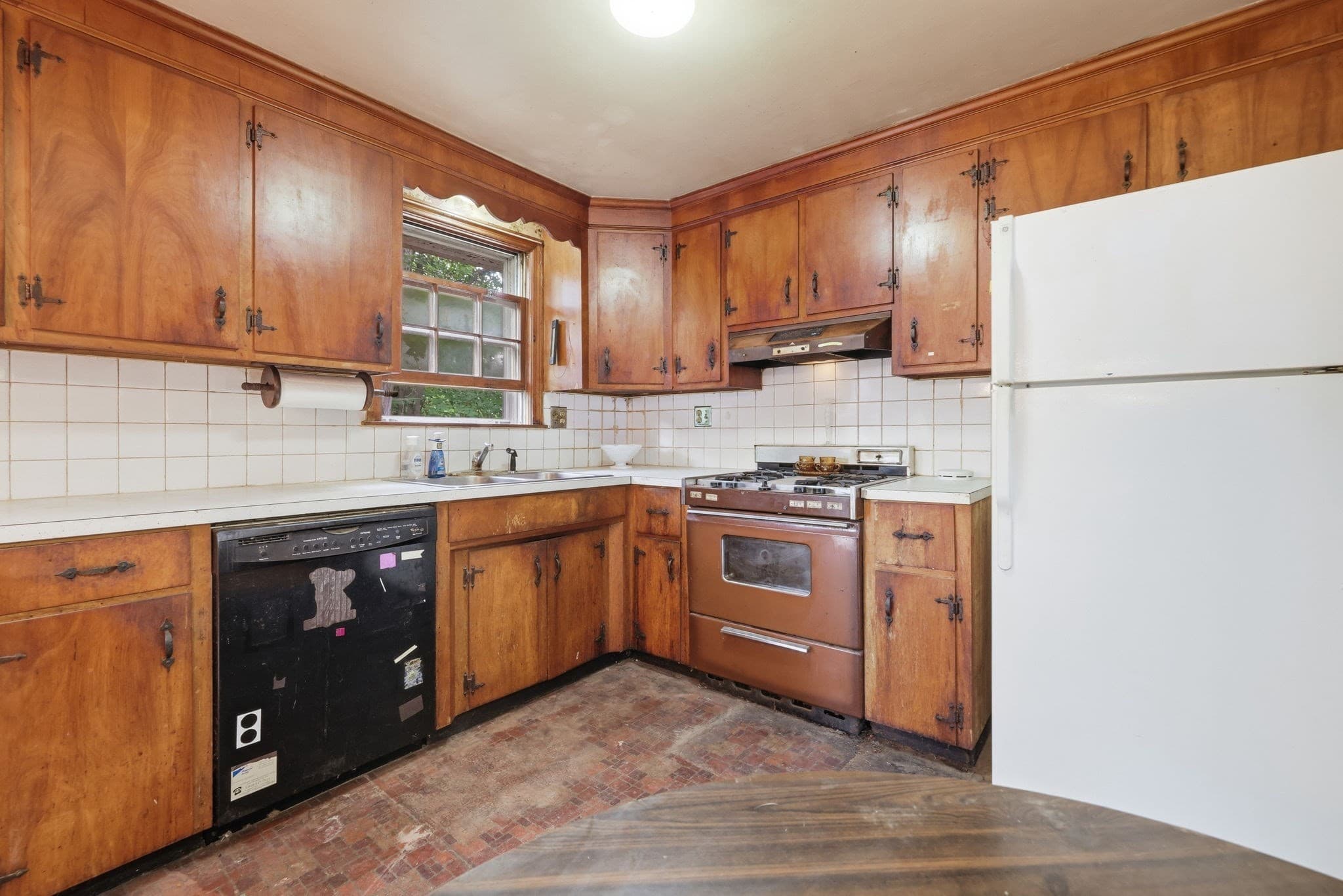 Single Family Residence at 27 Forest Park Ave, Billerica MA 01862, Billerica, photo 5 of 31