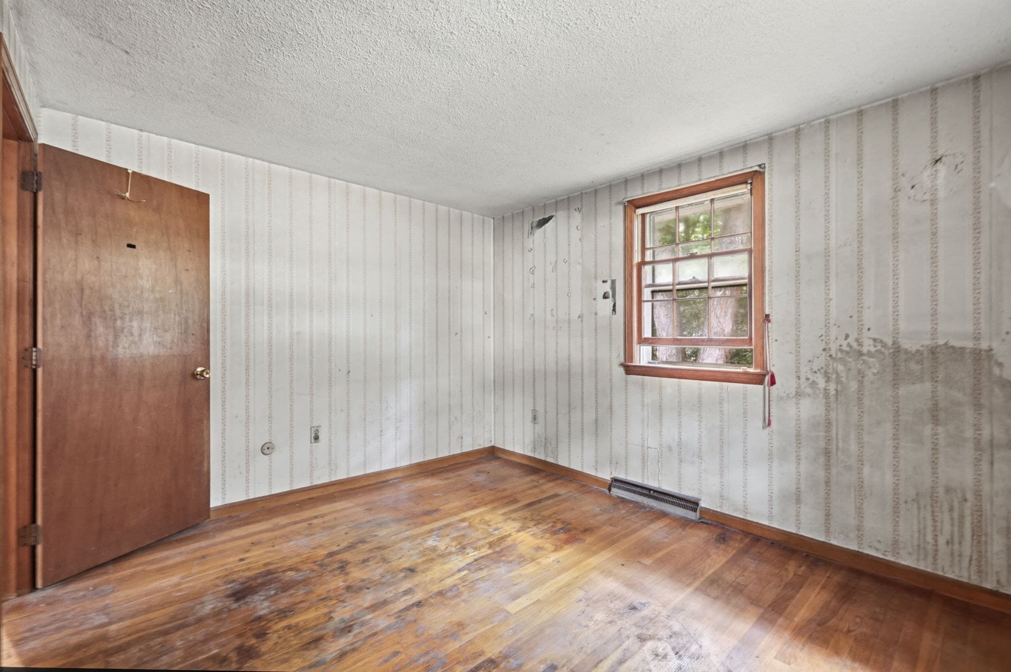 Single Family Residence at 27 Forest Park Ave, Billerica MA 01862, Billerica, photo 14 of 31