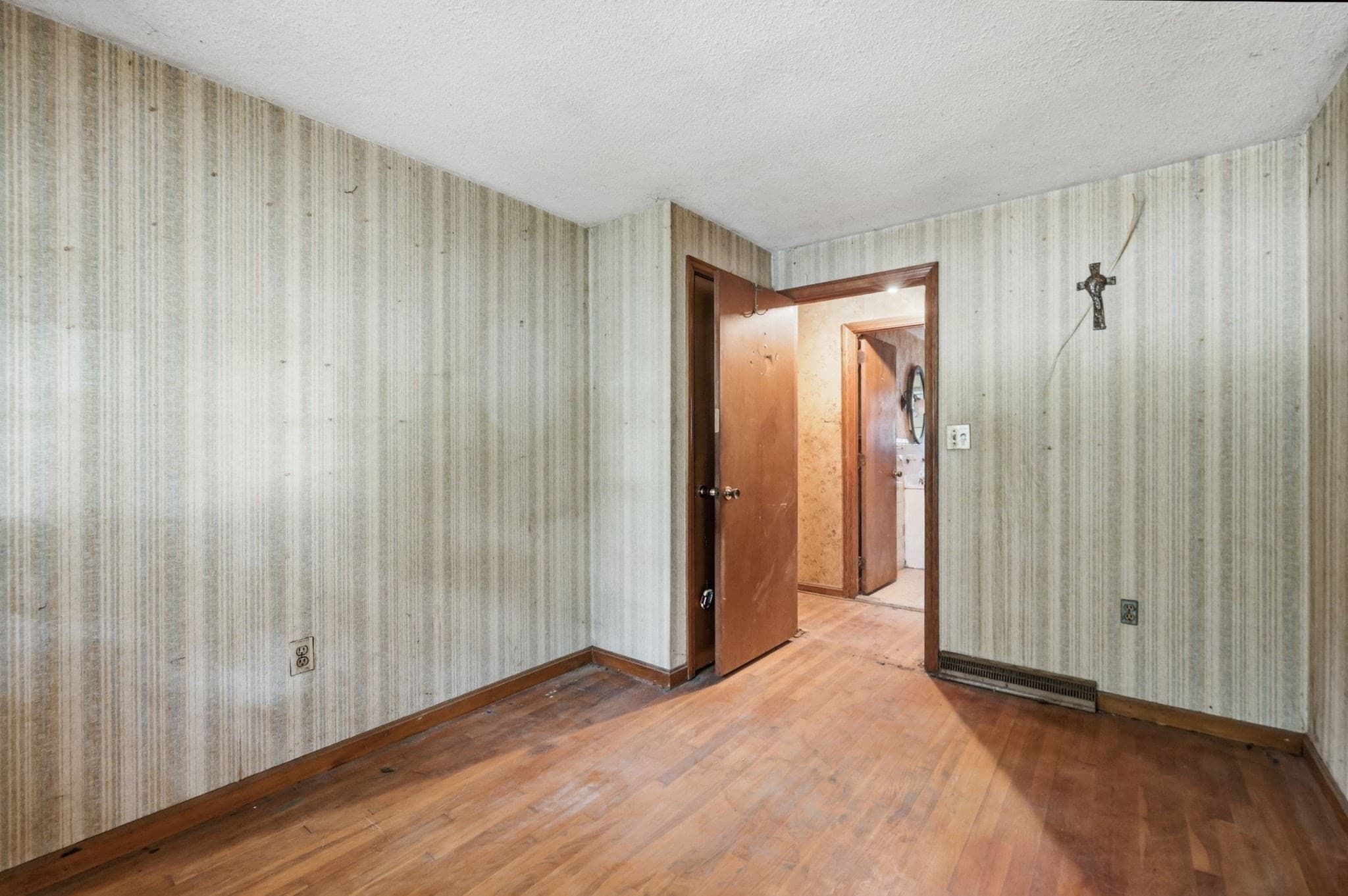 Single Family Residence at 27 Forest Park Ave, Billerica MA 01862, Billerica, photo 18 of 31