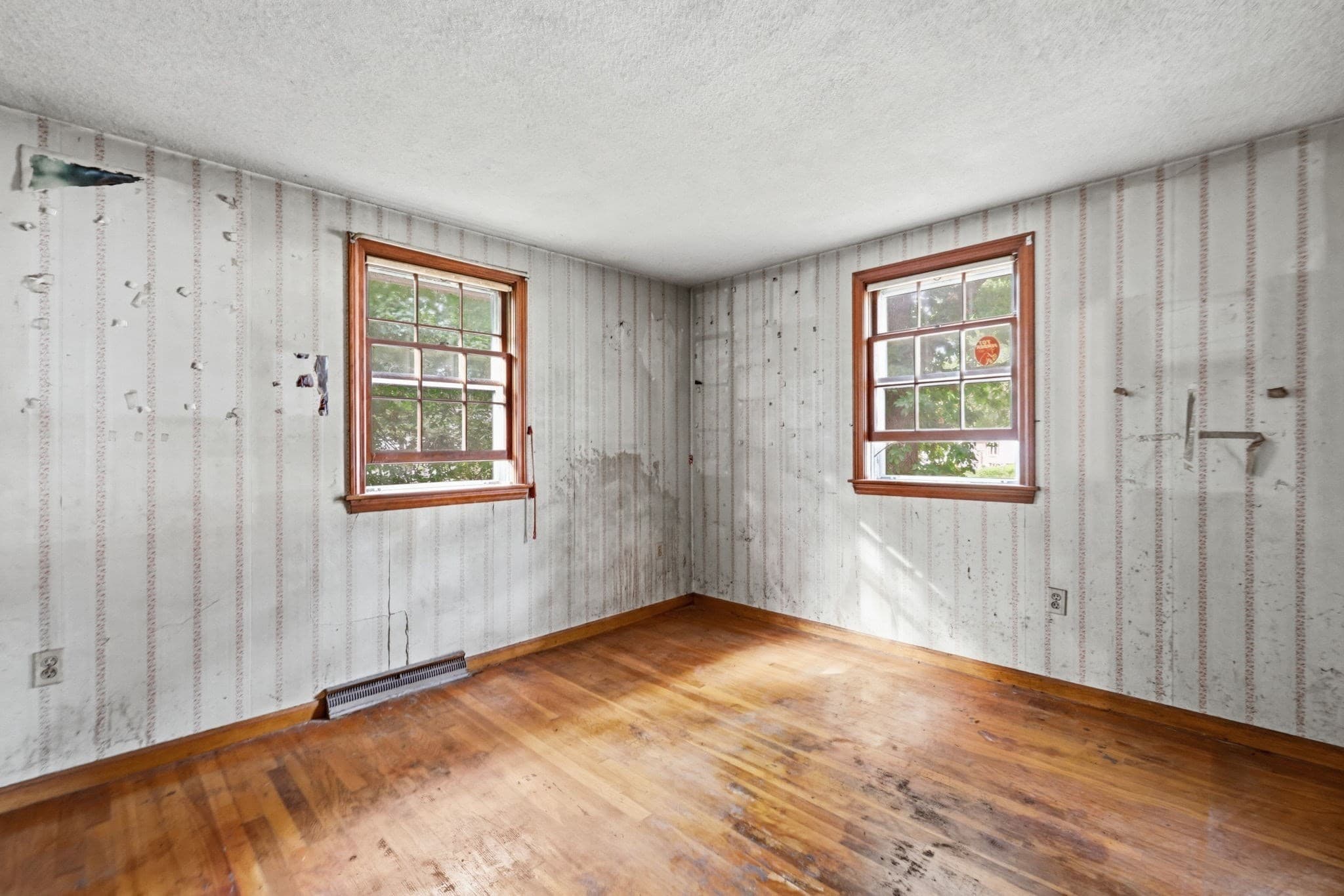 Single Family Residence at 27 Forest Park Ave, Billerica MA 01862, Billerica, photo 11 of 31