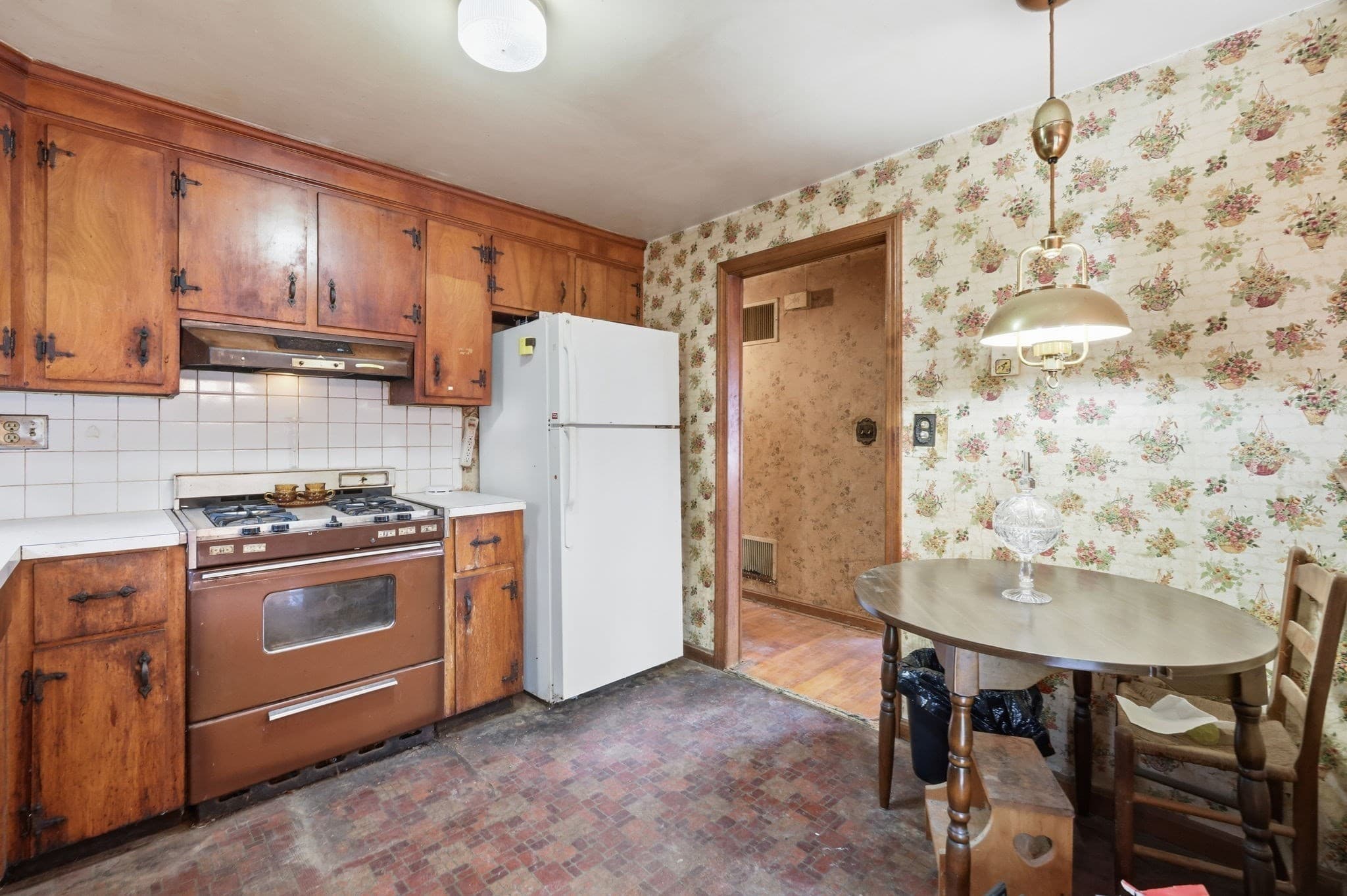 Single Family Residence at 27 Forest Park Ave, Billerica MA 01862, Billerica, photo 4 of 31