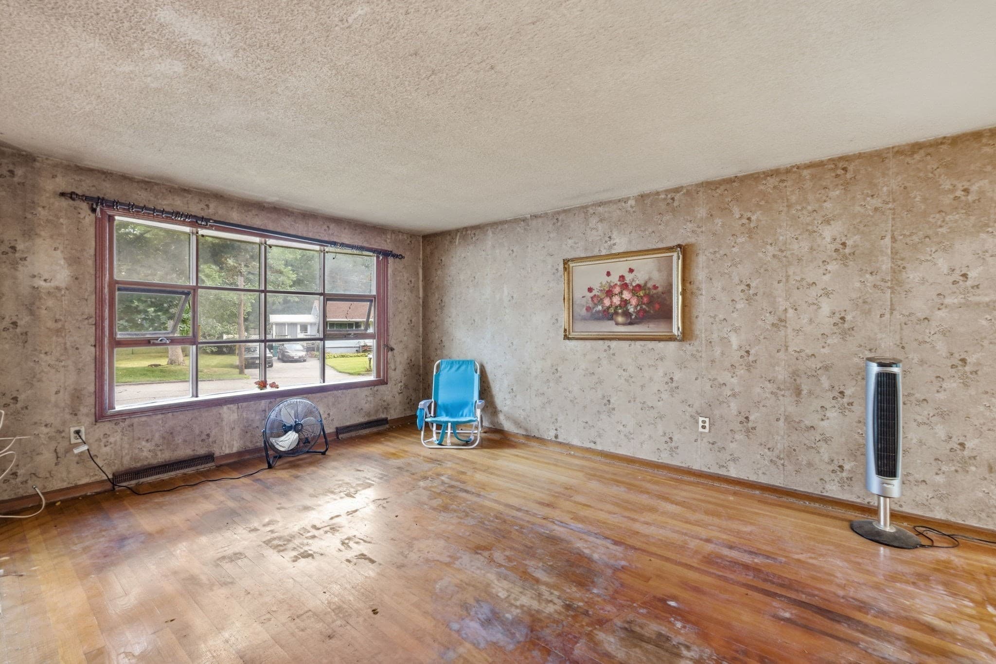 Single Family Residence at 27 Forest Park Ave, Billerica MA 01862, Billerica, photo 8 of 31
