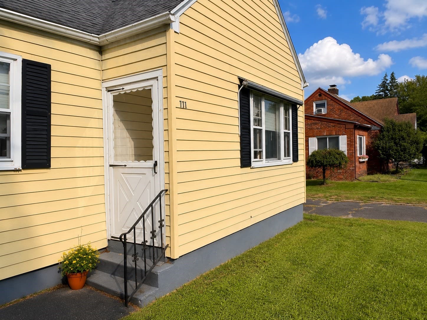 Single Family Residence at 711 Newbury St, Springfield MA 01104, Springfield, photo 2 of 11
