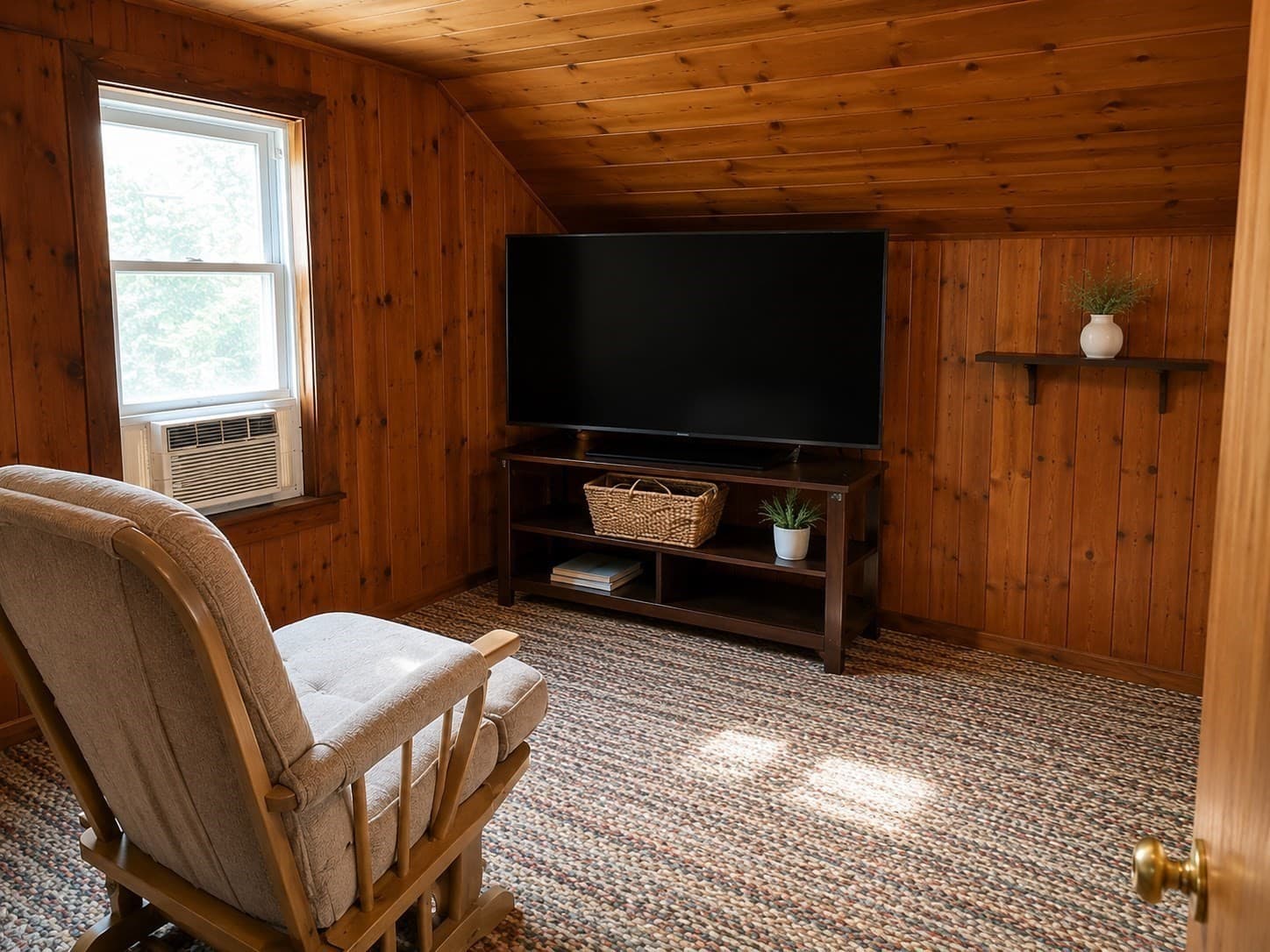 Single Family Residence at 711 Newbury St, Springfield MA 01104, Springfield, photo 10 of 11