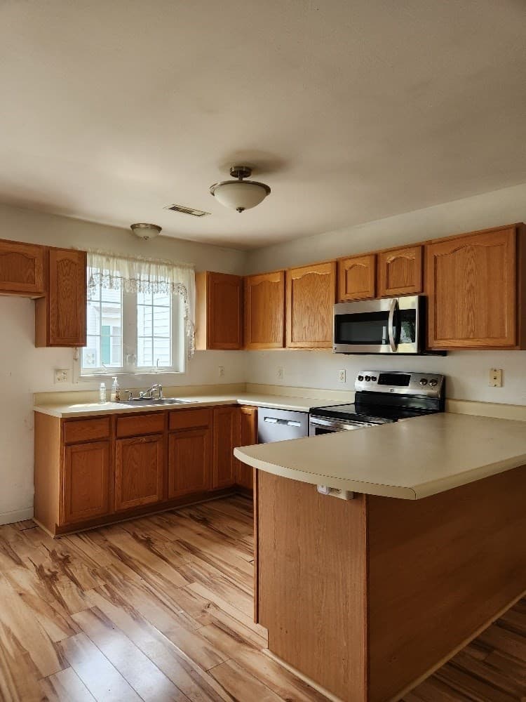 Condominium at 491 Mammoth Rd # 9, Londonderry NH 03053, Londonderry, photo 8 of 22