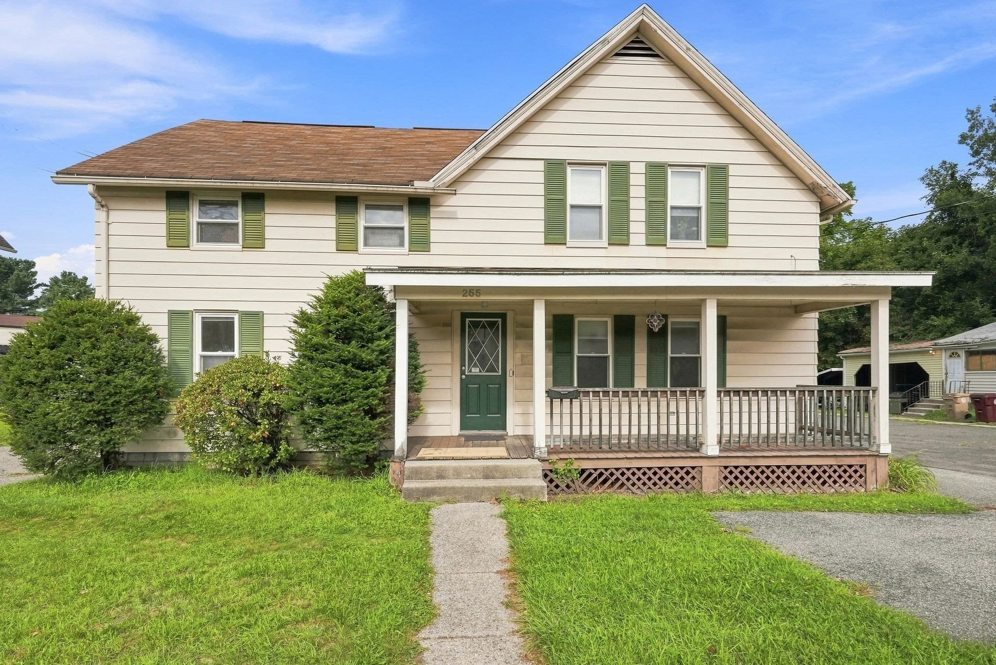 255 Center St, Ludlow MA 01056