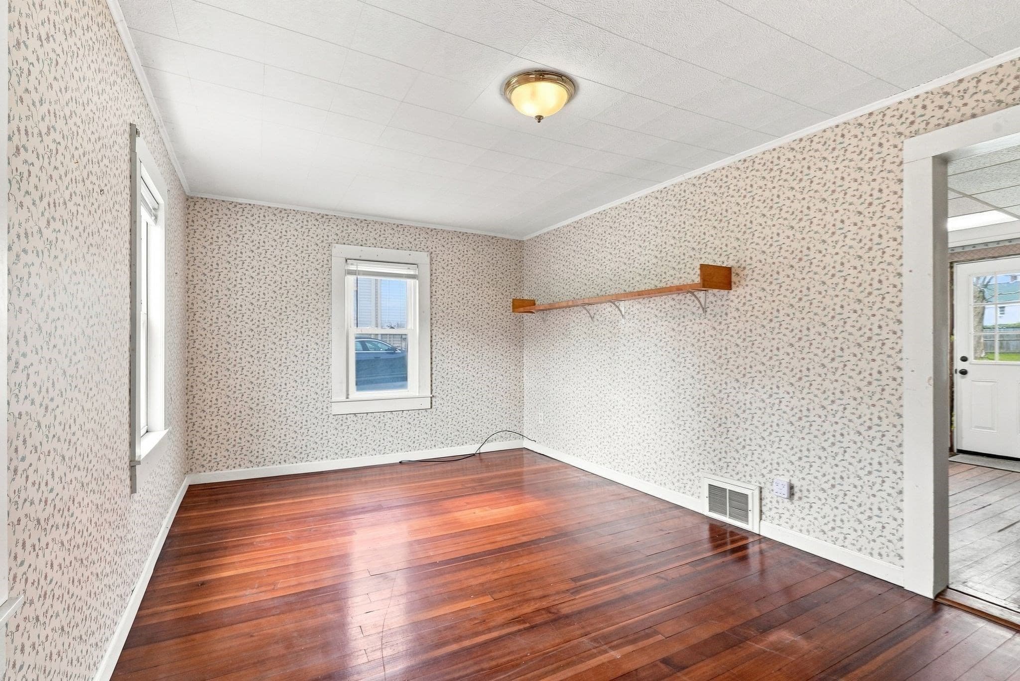 Multi Family at 255 Center St, Ludlow MA 01056, Ludlow, photo 5 of 40