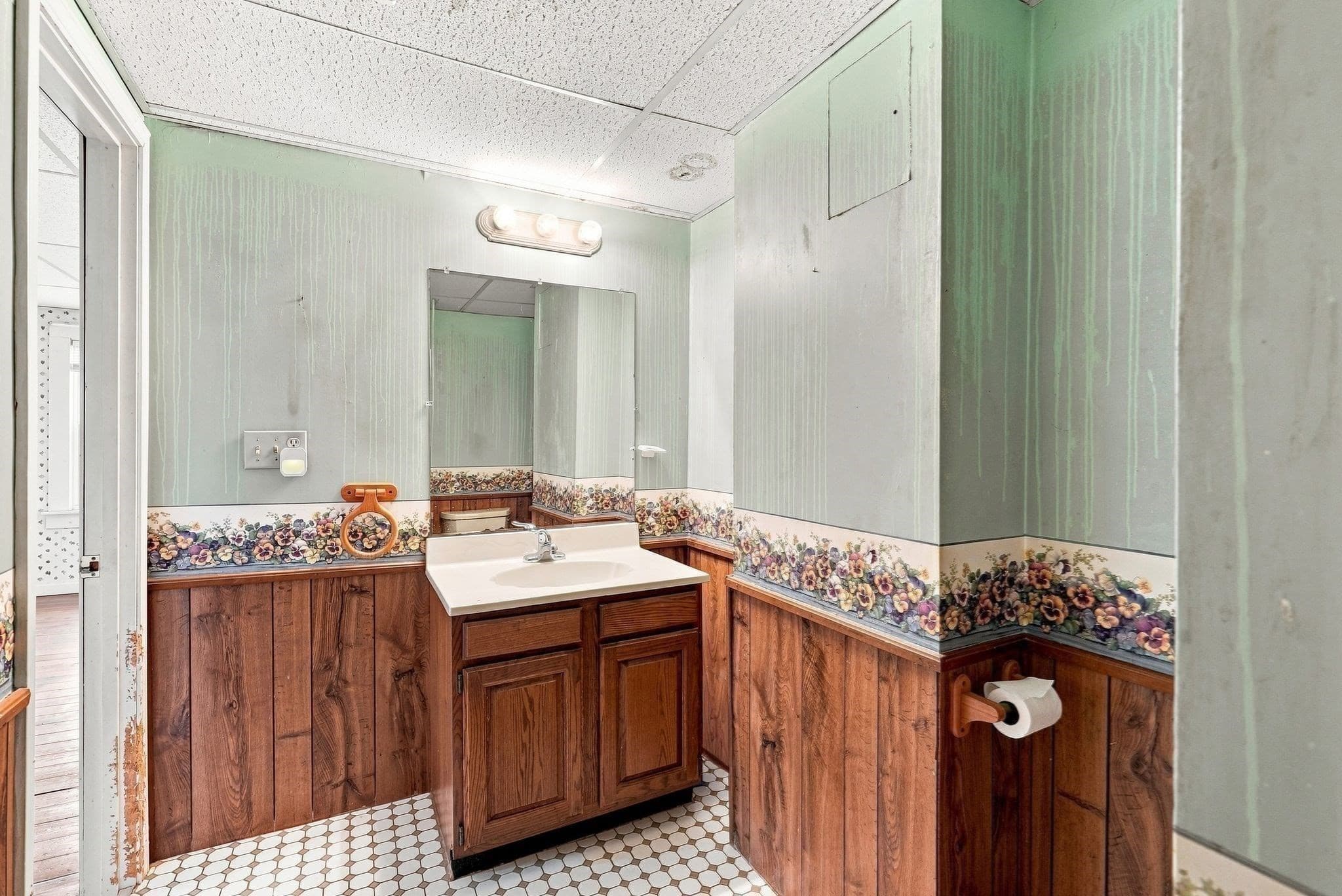 Multi Family at 255 Center St, Ludlow MA 01056, Ludlow, photo 14 of 40