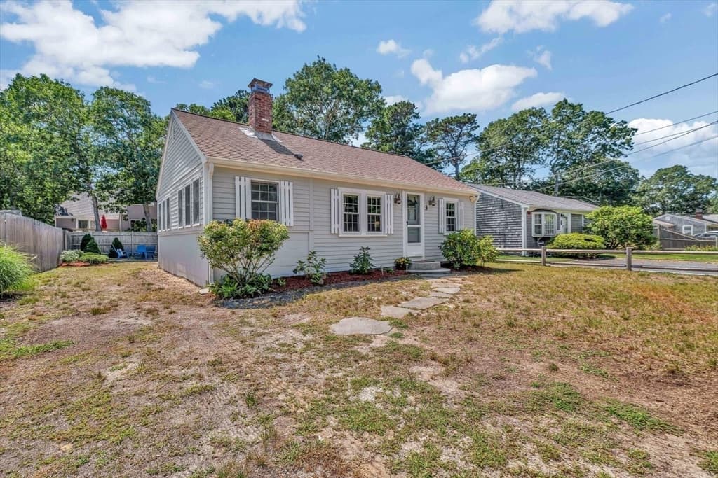 Single Family Residence at 3 Danbury Street, Yarmouth MA 02664, Yarmouth, photo 4 of 42