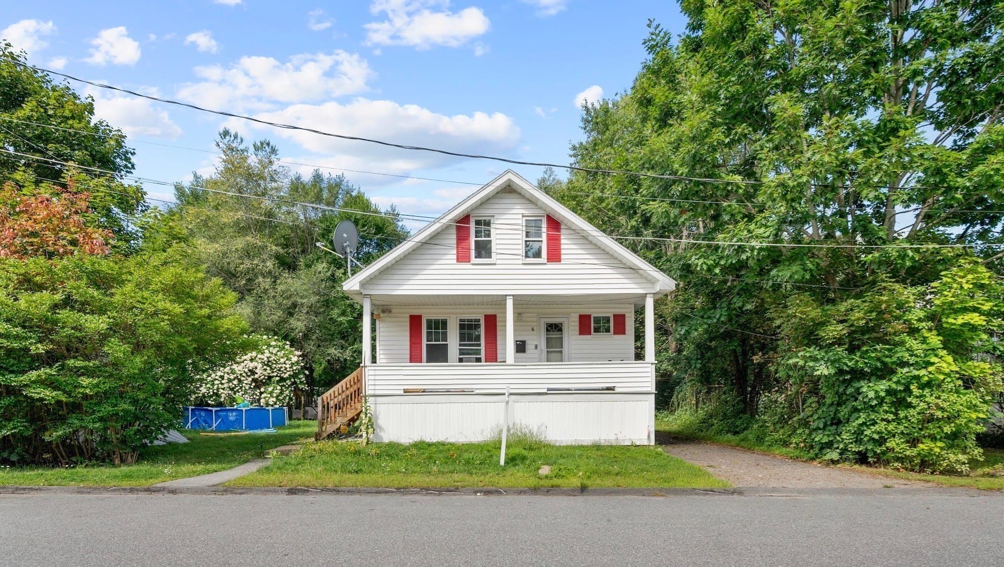 Single Family Residence at 8 Wickman Dr, Gardner MA 01440, Gardner, photo 2 of 23