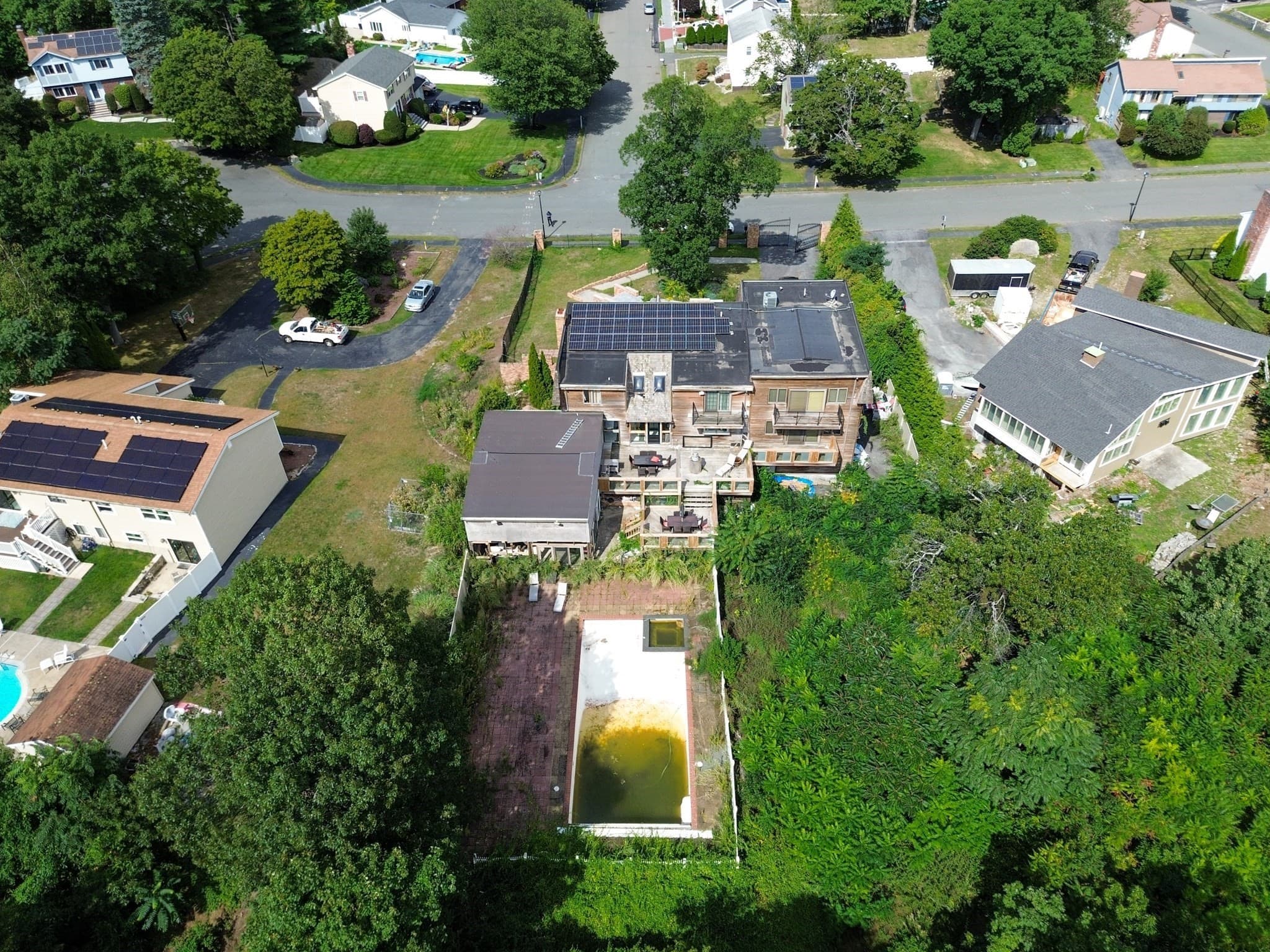 Single Family Residence at 12 Oakridge Dr, Saugus MA 01906, Saugus, photo 7 of 8