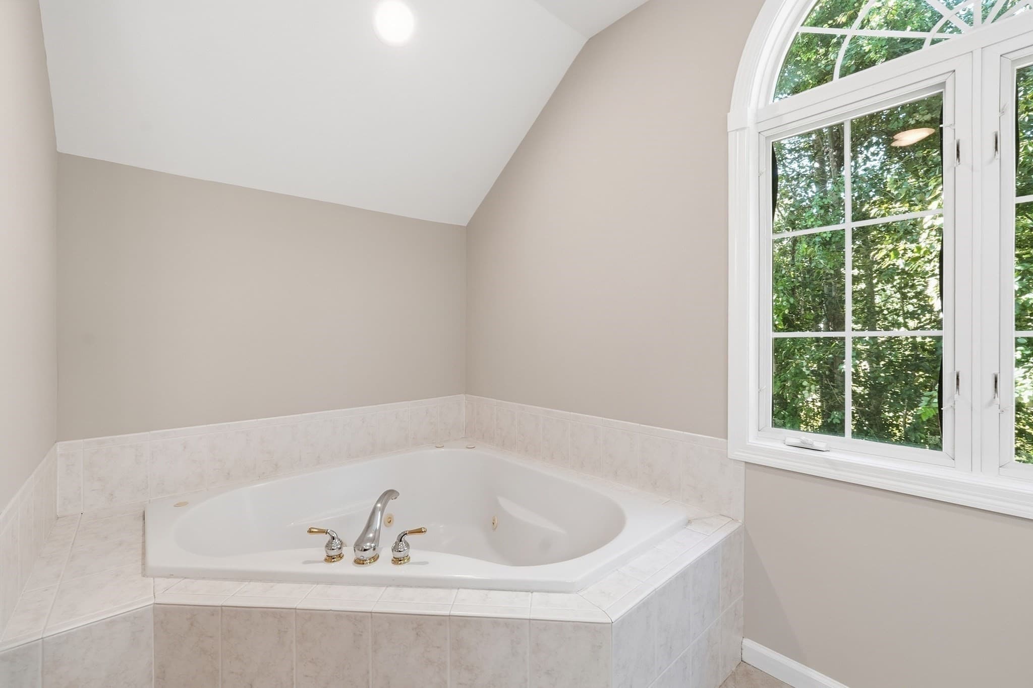 Condominium at 5 Southwood Dr # 50, Southborough MA 01772, Southborough, photo 23 of 39