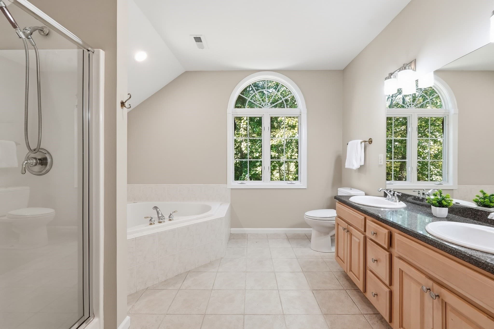 Condominium at 5 Southwood Dr # 50, Southborough MA 01772, Southborough, photo 22 of 39