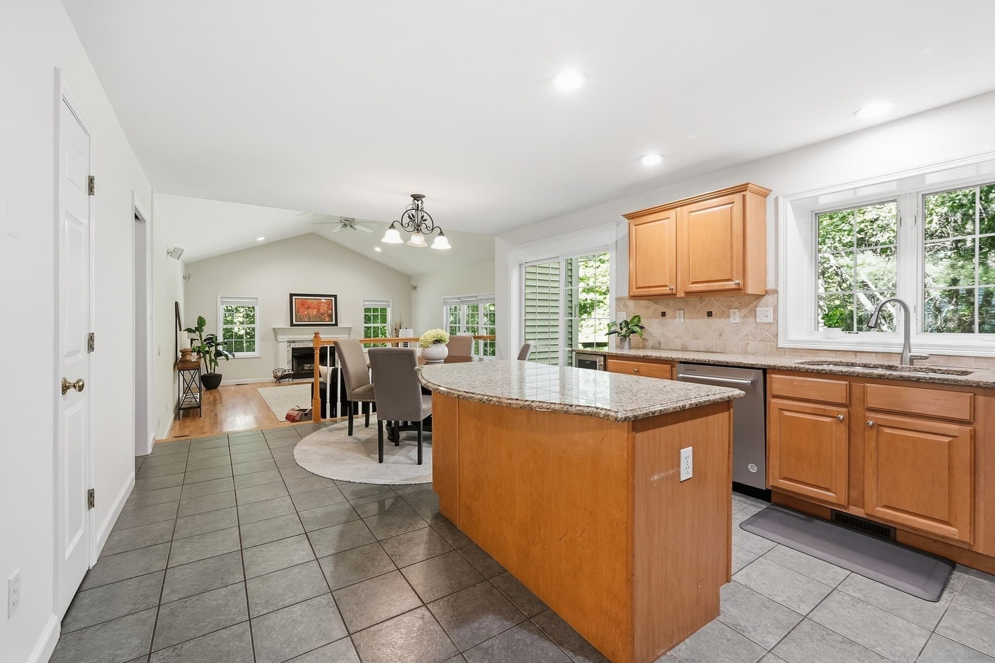 Condominium at 5 Southwood Dr # 50, Southborough MA 01772, Southborough, photo 9 of 39