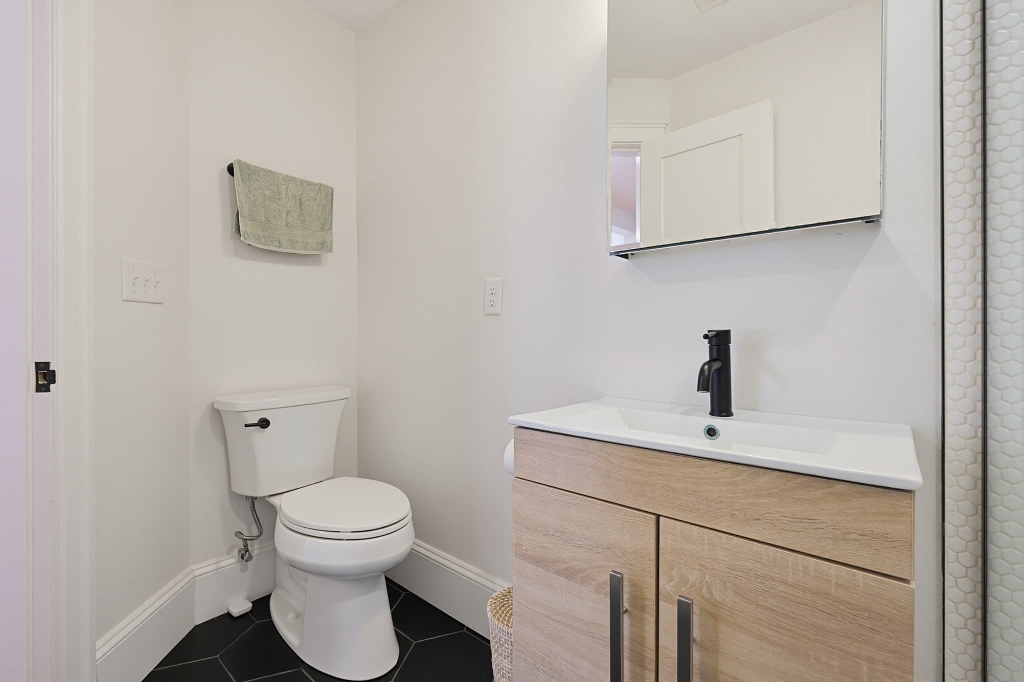 Condominium at 54 Bloomfield St # 1, Boston MA 02124, Boston, photo 16 of 28