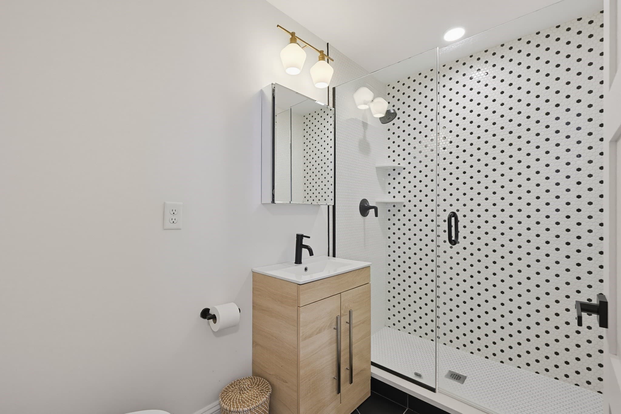 Condominium at 54 Bloomfield St # 1, Boston MA 02124, Boston, photo 15 of 28