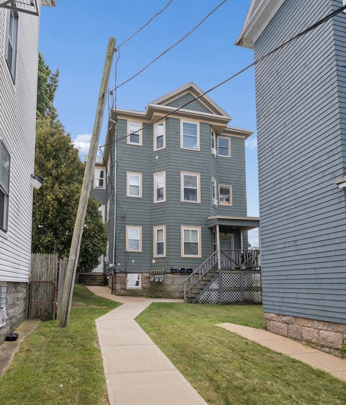 89 Rockland St, Fall River MA 02724