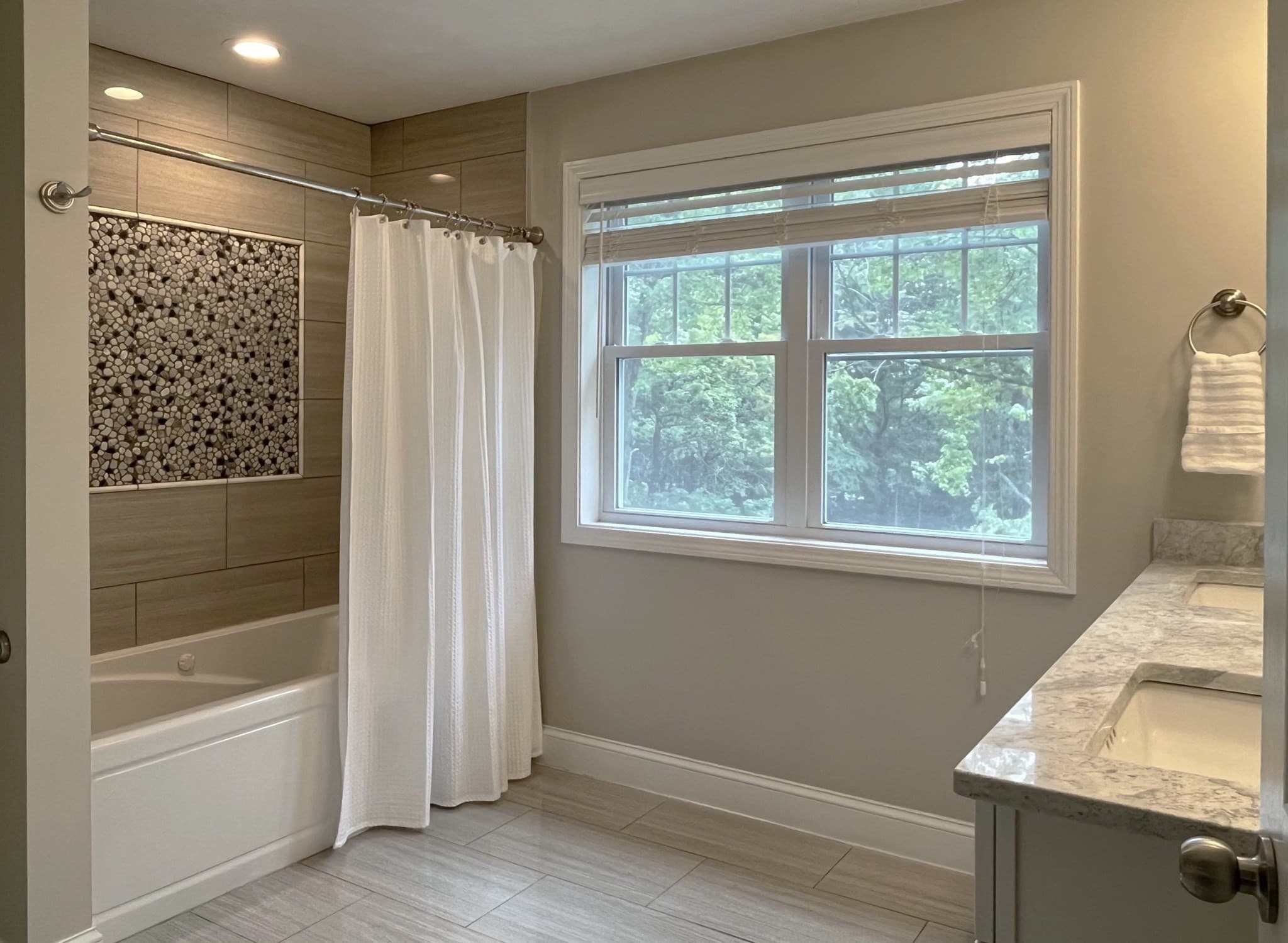 Condominium at 20 Beacon St # 20, Shrewsbury MA 01545, photo 17 of 30