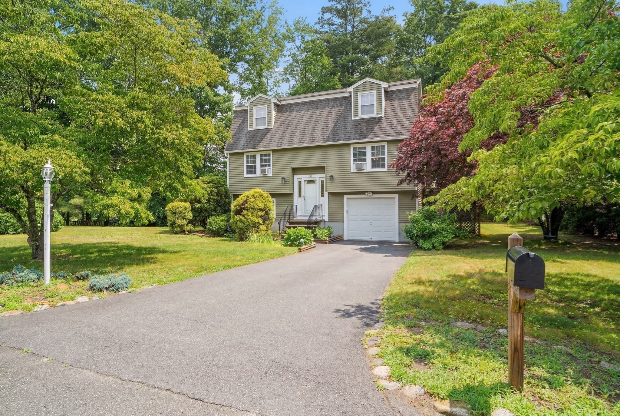 Single Family Residence at 121 Regina S Dr, Tewksbury MA 01876, Tewksbury, photo 3 of 34