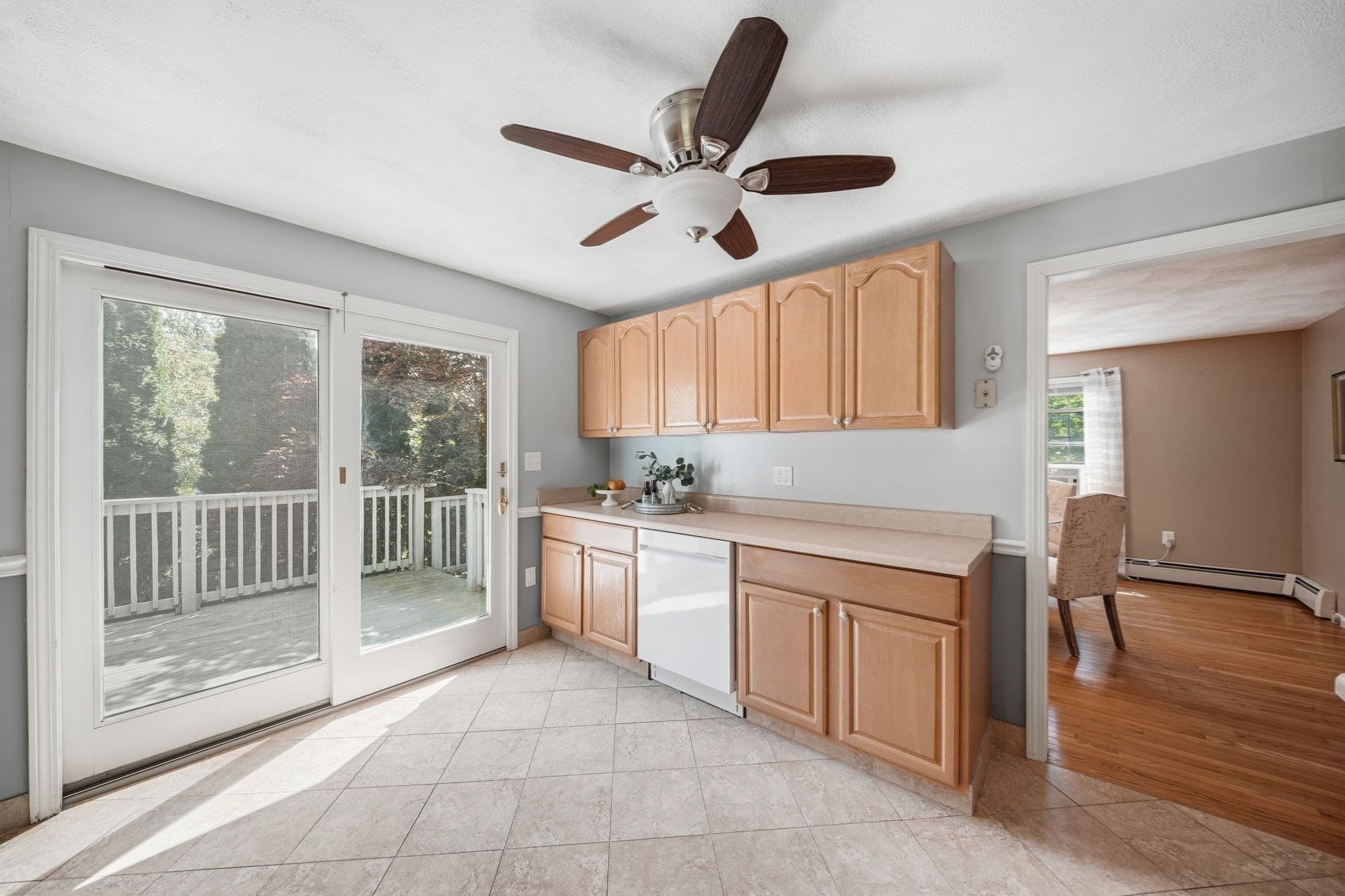 Single Family Residence at 121 Regina S Dr, Tewksbury MA 01876, Tewksbury, photo 11 of 34