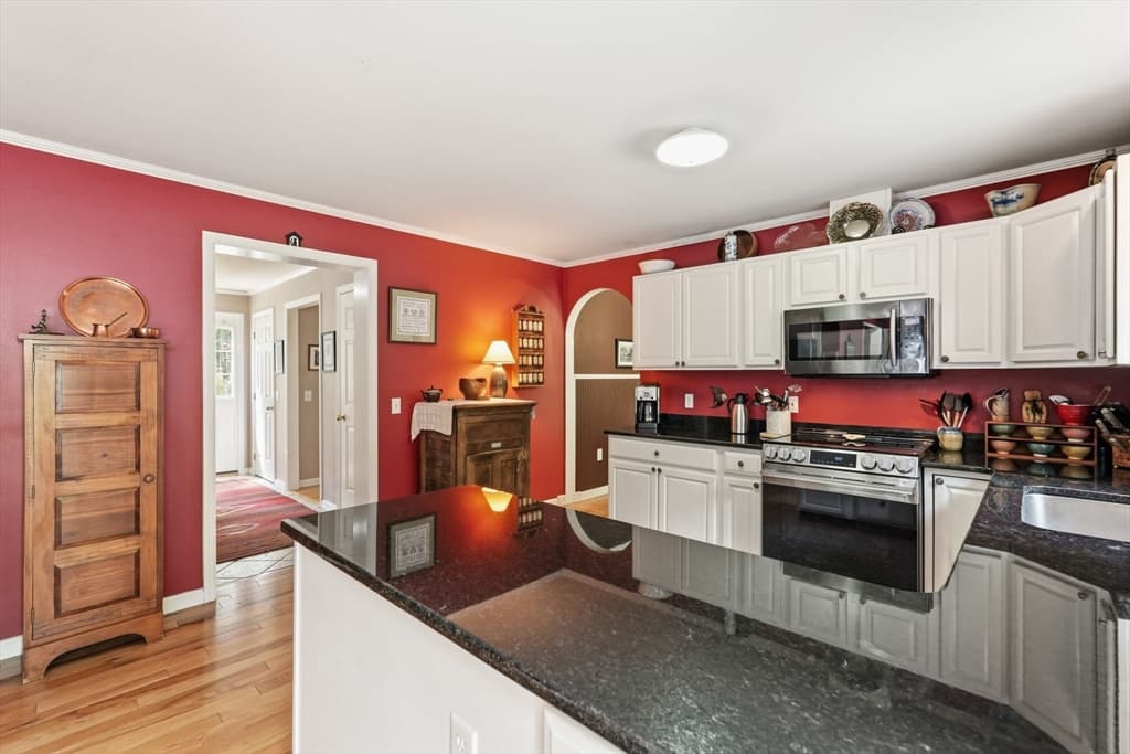 Single Family Residence at 17 Phelps Ln, Goshen MA 01096, photo 18 of 41
