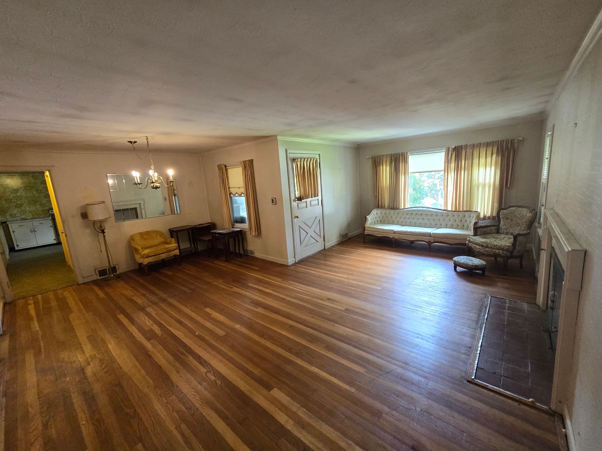 Single Family Residence at 43 Zenith Dr, Worcester MA 01602, Worcester, photo 2 of 6