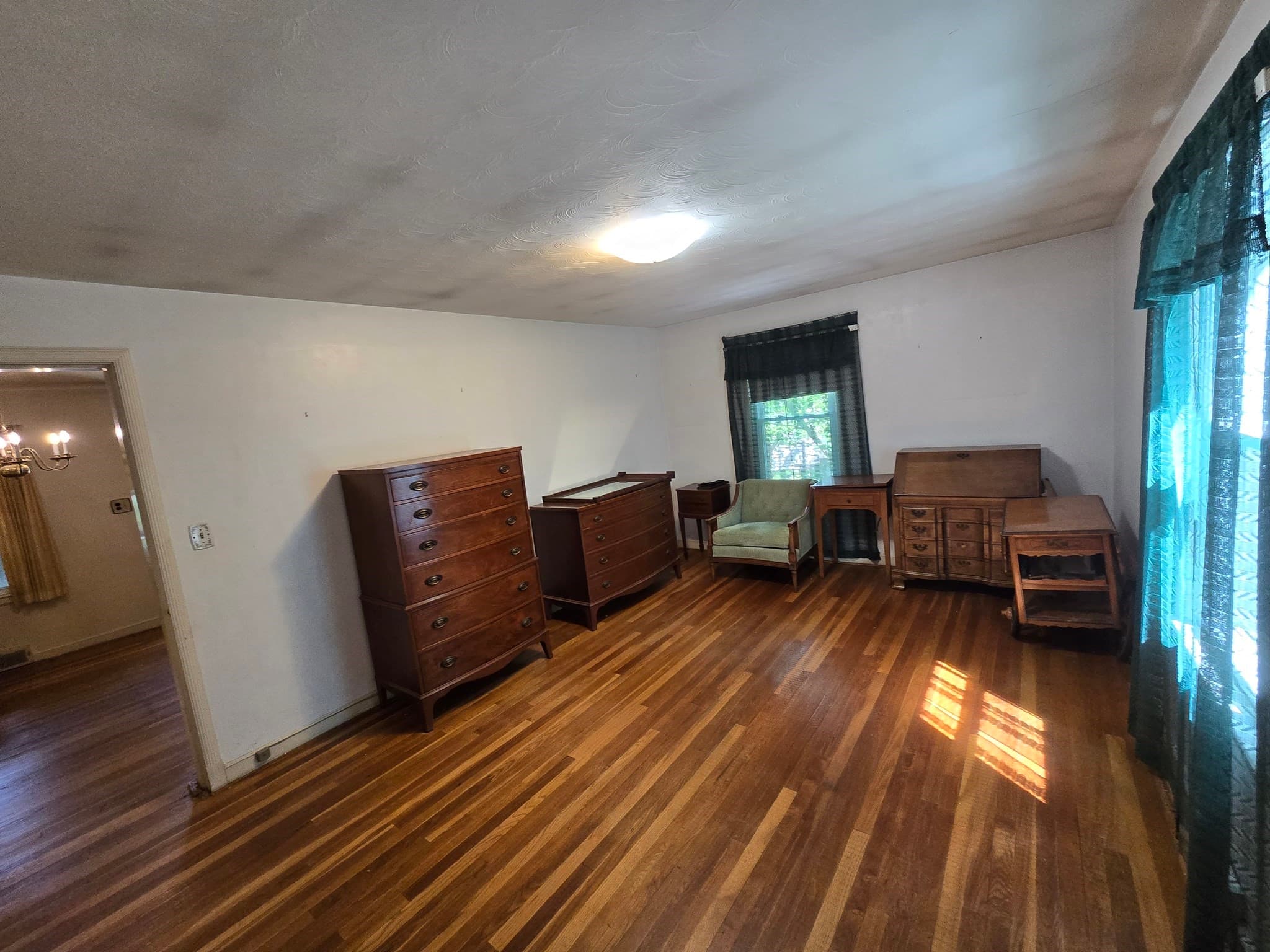 Single Family Residence at 43 Zenith Dr, Worcester MA 01602, Worcester, photo 4 of 6