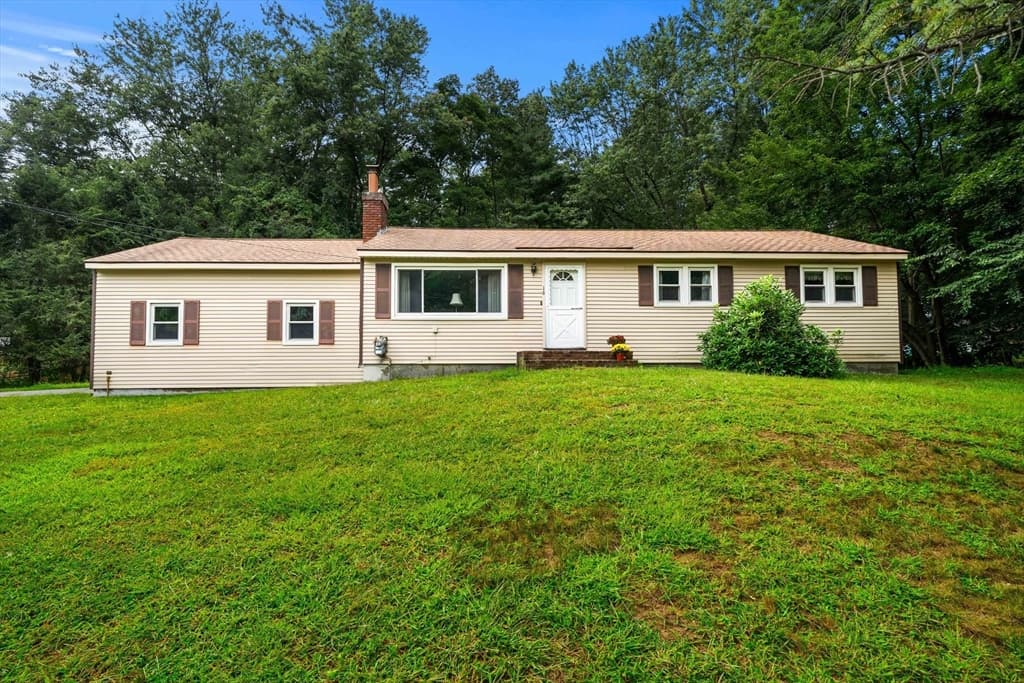 16 Crown Rd, Westford MA 01886