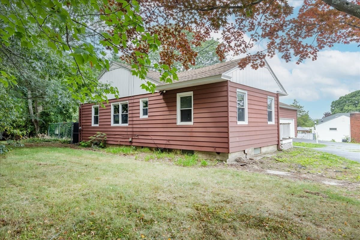 Single Family Residence at 292 Oak St, Methuen MA 01844, Methuen, photo 28 of 39