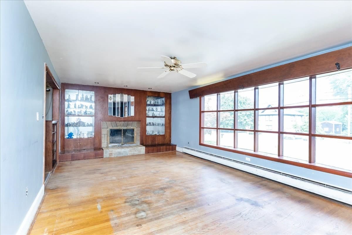 Single Family Residence at 292 Oak St, Methuen MA 01844, Methuen, photo 5 of 39