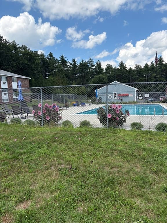 Condominium at 5 Turnpike Rd # 321, Townsend MA 01469, Townsend, photo 2 of 4