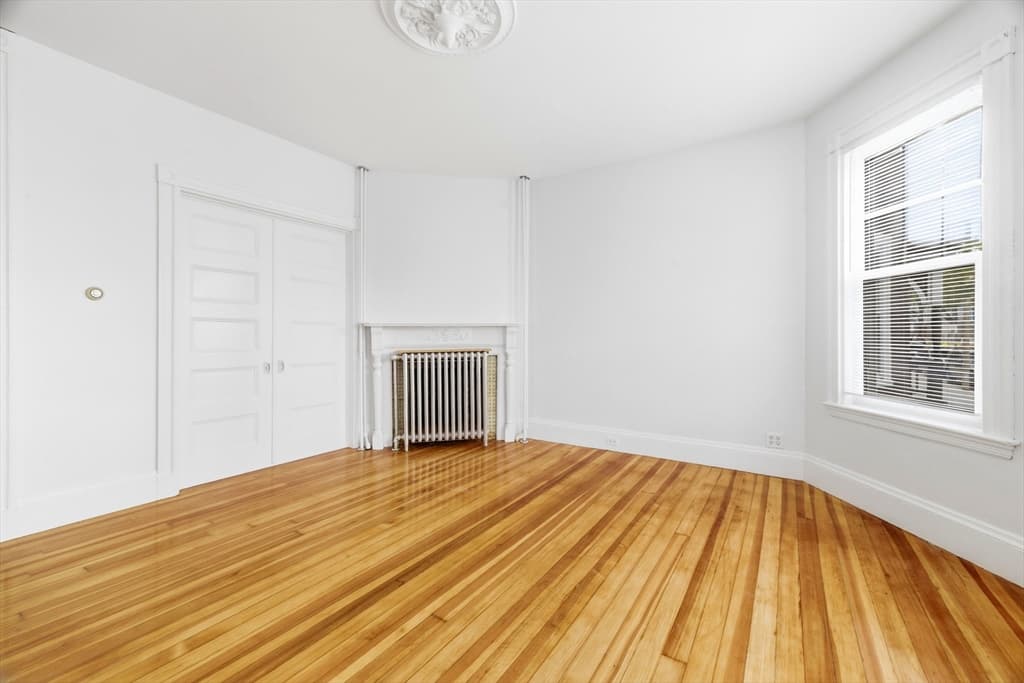 3 Family at 897 East Broadway, Boston MA 02127, Boston, photo 16 of 25