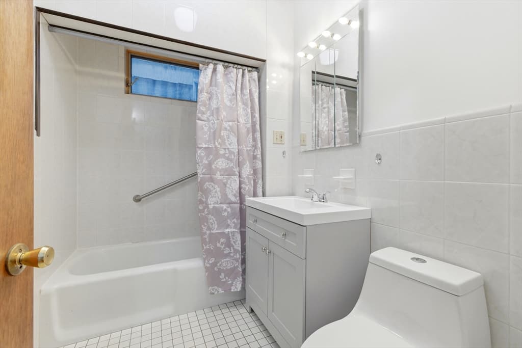 3 Family at 897 East Broadway, Boston MA 02127, Boston, photo 24 of 25