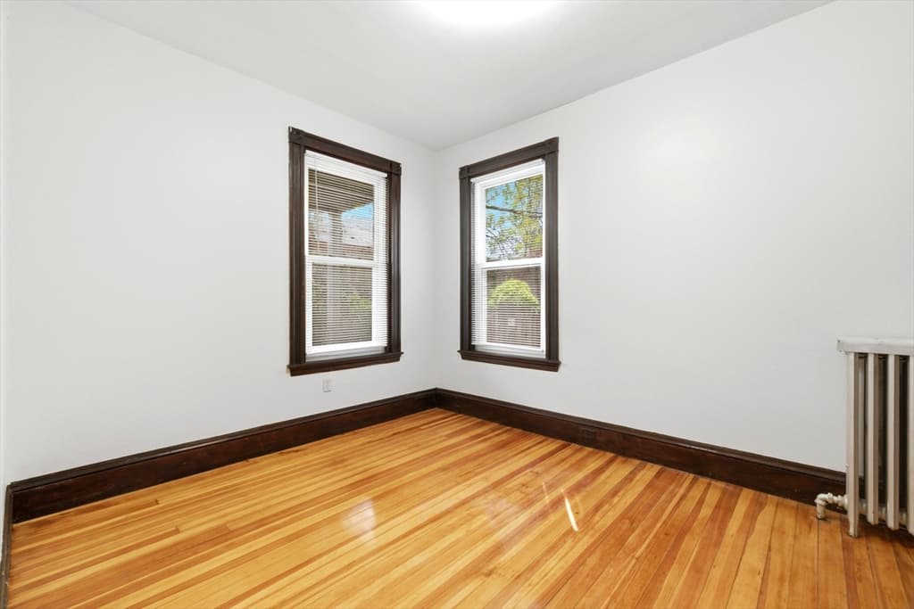 3 Family at 897 East Broadway, Boston MA 02127, Boston, photo 19 of 25
