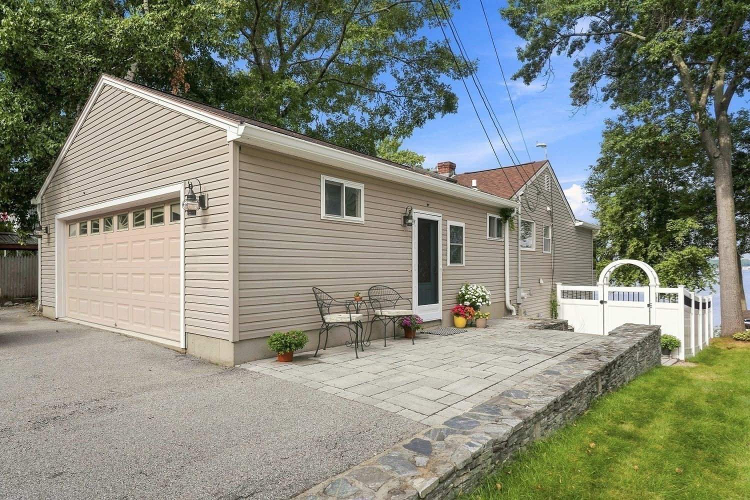 Single Family Residence at 86 Bates Point Rd, Webster MA 01570, Webster, photo 32 of 42