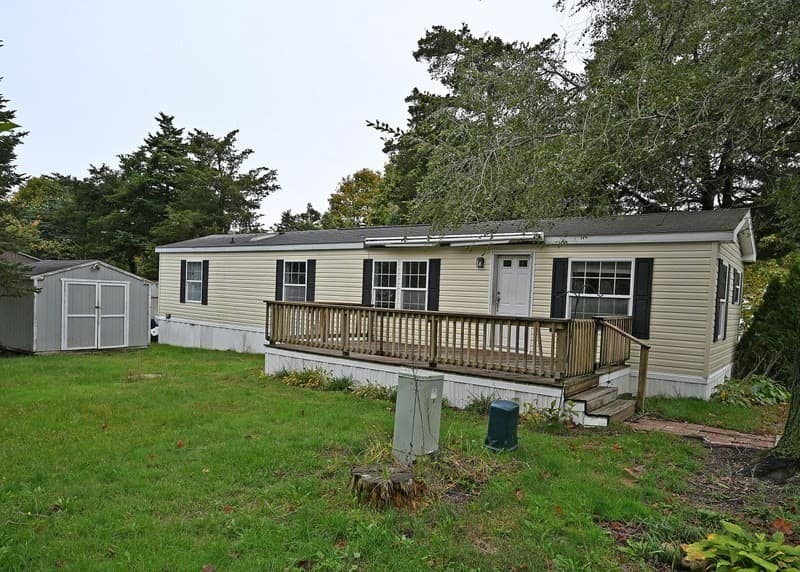 7 First Avenue, Bourne MA 02559