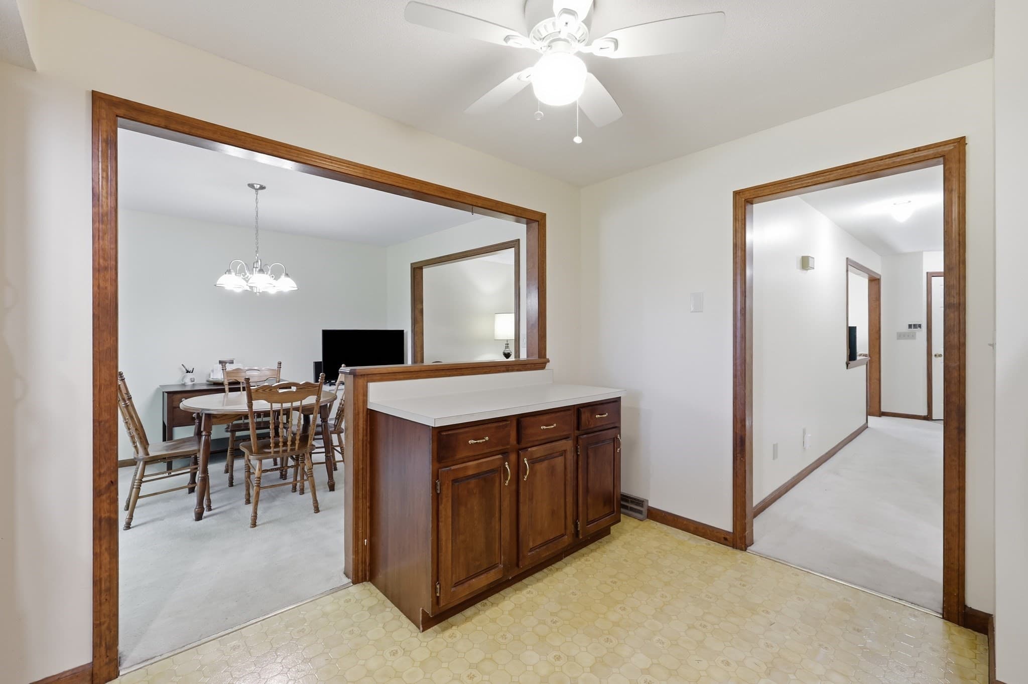 Condominium at 3 Castle Hill Rd, Agawam MA 01001, Agawam, photo 12 of 41