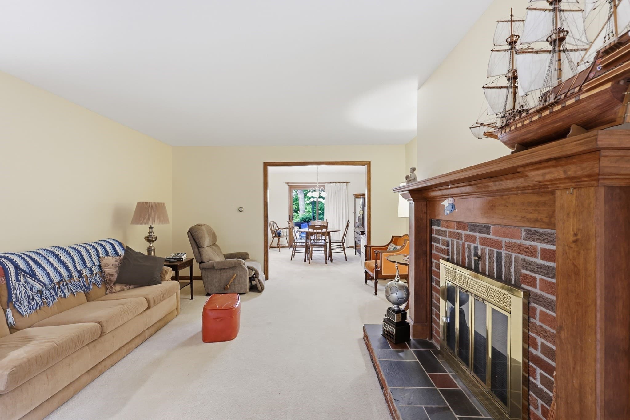 Condominium at 3 Castle Hill Rd, Agawam MA 01001, Agawam, photo 5 of 41
