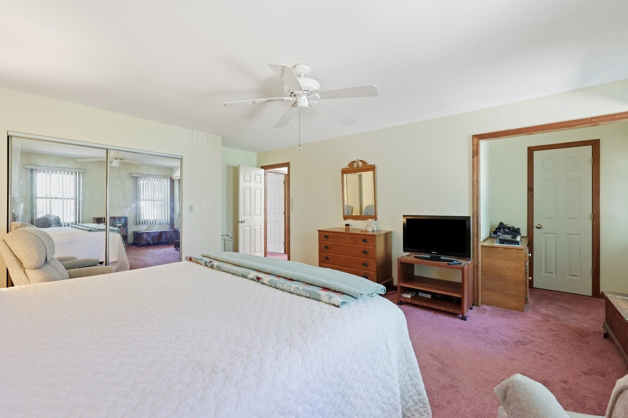 Condominium at 3 Castle Hill Rd, Agawam MA 01001, Agawam, photo 20 of 41
